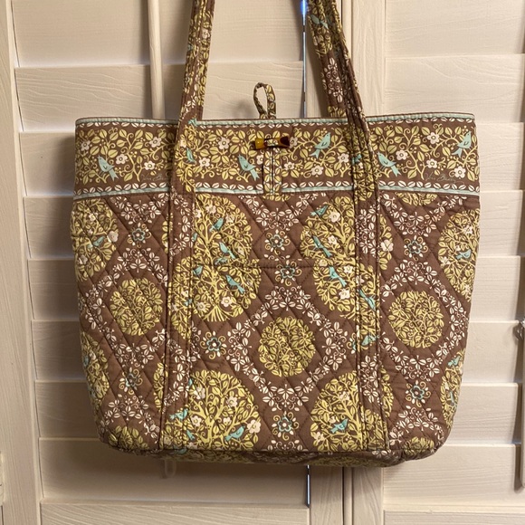 Vera Bradley Handbags - Large Vera Bradley tote "Sitting in a tree" pattern